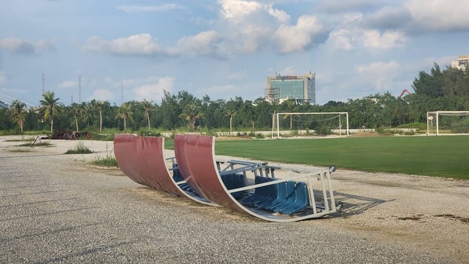 Sân tập của CLB Bóng đá Hải Phòng tại khu vực đê Tả Lạch Tray gần như không hoạt động. 