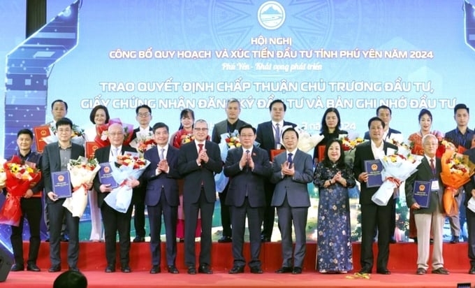Chủ tịch Quốc hội Vương Đình Huệ và Phó Thủ tướng Chính phủ Trần Hồng Hà tham dự Hội nghị công bố Quy hoạch và Xúc tiến đầu tư tỉnh Phú Yên năm 2024.