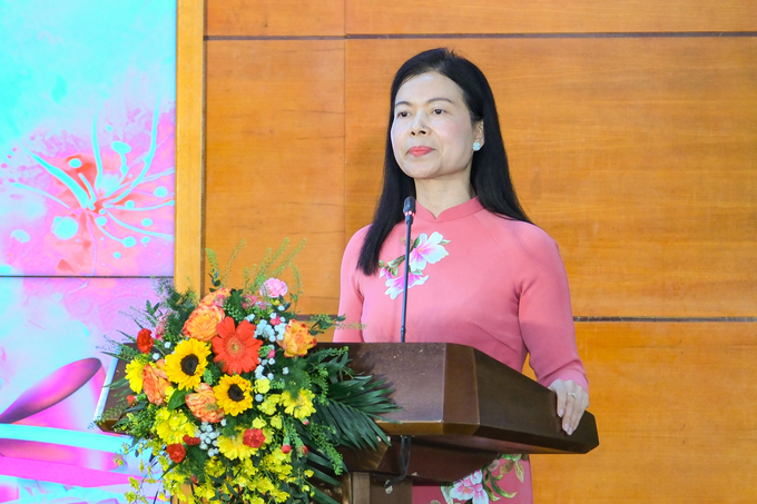 Chủ tịch Công đoàn Bộ NN-PTNT Vũ Thị Phương Lan bày tỏ lòng tự hào về truyền thống vẻ vang của phụ nữ thế giới, phụ nữ Việt Nam. Ảnh: Quỳnh Chi.