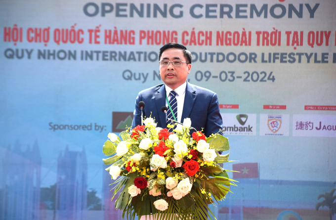 Thứ trưởng Bộ NN-PTNT Nguyễn Quốc Trị phát biểu tại Lễ Khai mạc Hội chợ Q-FAIR 2024 tại thành phố Quy Nhơn (Bình Định). Ảnh: V.Đ.T.