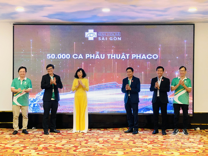 Nối tiếp sự thành công, lãnh đạo bệnh viện Mắt Sài Gòn Cần Thơ phấn đấu trong năm 2024 đạt con số 50.000 ca phẫu thuật PHACO và điều trị đục thủy tinh thể cho bệnh nhân. Ảnh: Lê Hoàng Vũ.