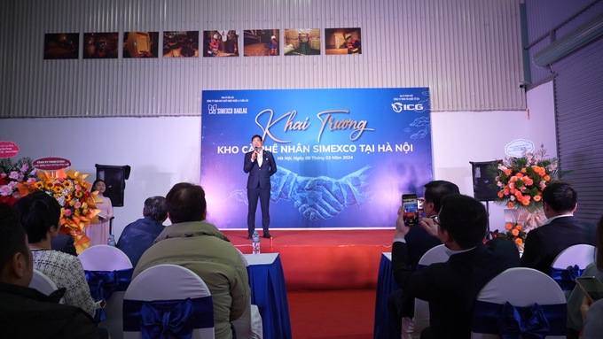 Ông Lê Đức Huy - Tổng giám đốc Simexco Daklak - phát biểu tại lễ khai trương kho cà phê nhân Simexco tại Hà Nội. Ảnh: Đức Minh.