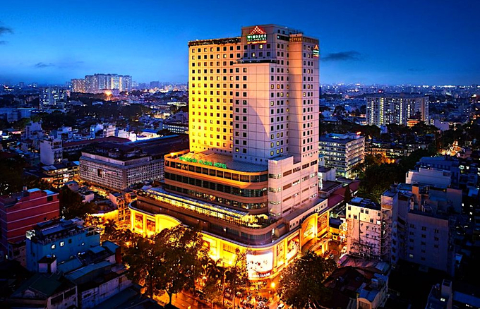 Khách sạn thương mại An Đông (Windsor Plaza Hotel), một trong số hàng trăm bất động sản giá trị cực lớn do bà Trương Mỹ Lan và hệ sinh thái Vạn Thịnh Phát sở hữu. Ảnh: TL.