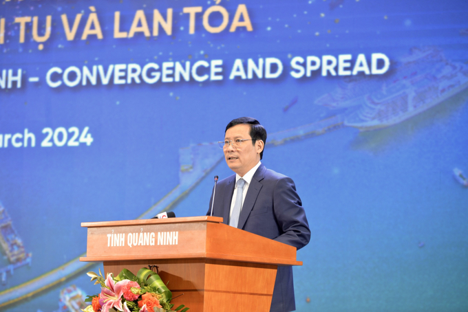 Ông Phạm Tấn Công, Bí thư Đảng đoàn, Chủ tịch Liên đoàn Thương mại và Công nghiệp Việt Nam, phát biểu chào mừng. Ảnh: Thu Chung