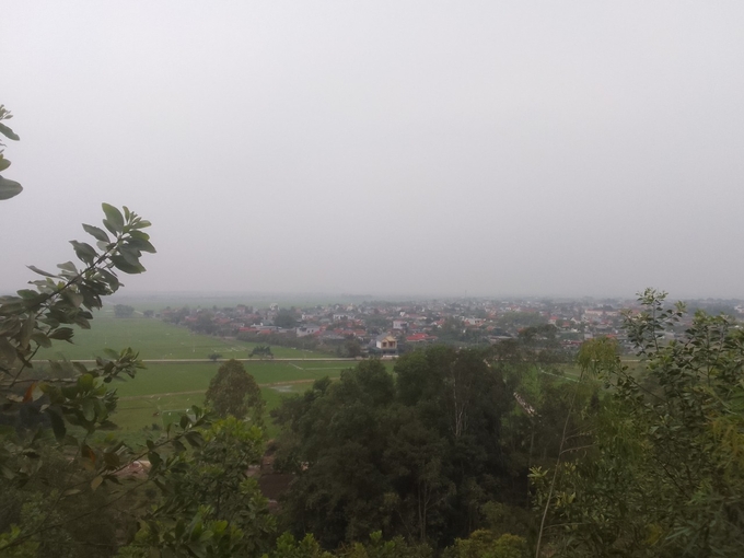 Quang cảnh nhìn từ phía núi giếng Am về làng Tào Sơn. Ảnh: Thái Hạo.
