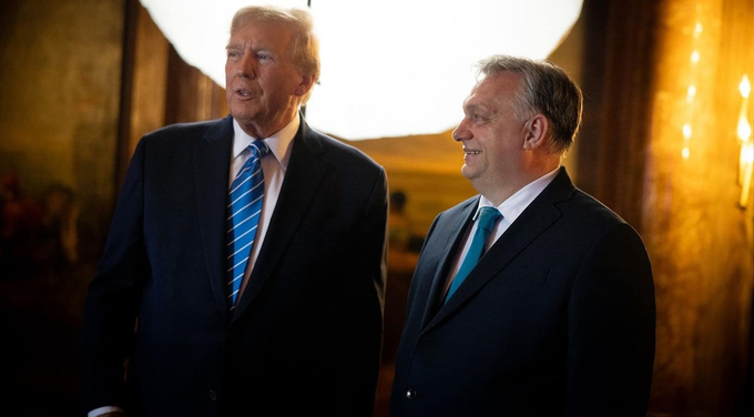 Cựu Tổng thống Donald Trump và Thủ tướng Hungary Viktor Orban tại dinh thự Mar-a-Lago ở Florida, Mỹ, hôm 8/3. Ảnh: Facebook.