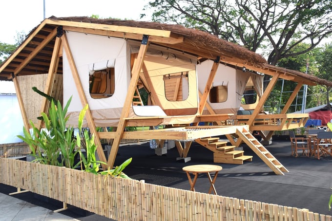 Wooden houses on display at the Q-FAIR 2024 exhibition. Photo: V.D.T.
