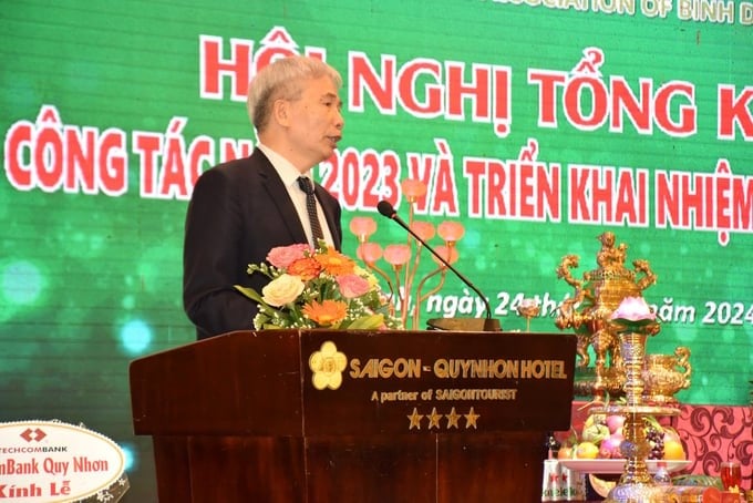 Mr. Ngo Si Hoai, Vice Chairman of VIFOREST, praised the achievements of FPA Binh Dinh. Photo: V.D.T.