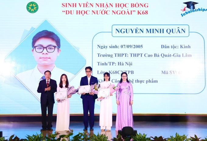 Học viện Nông nghiệp Việt Nam trao Học bổng du học nước ngoài năm 2023. Ảnh: HVNN