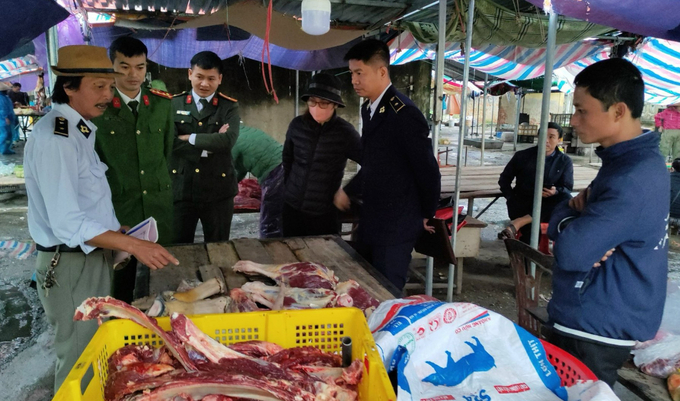 Quản lý chặt chẽ hoạt động buôn bán, giết mổ là một trong những giải pháp hạn chế mầm bệnh lây lan diện rộng. Ảnh: TN.