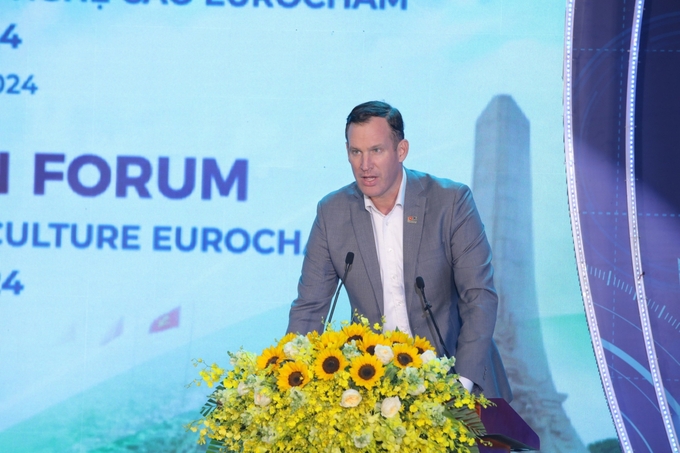 Ông Gabor Fluit, Chủ tịch Hiệp hội Doanh nghiệp Châu Âu tại Việt Nam (EuroCham), Tổng Giám đốc Tập đoàn De Heus khu vực châu Á phát biểu tại diễn đàn. Ảnh: HT.