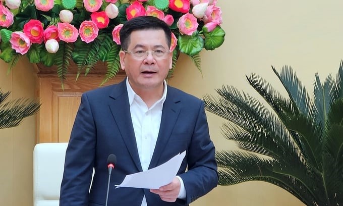 Minister of Industry and Trade Nguyen Hong Dien said that it is resolute to handle contractors who delay project construction. Photo: Bao Thang.
