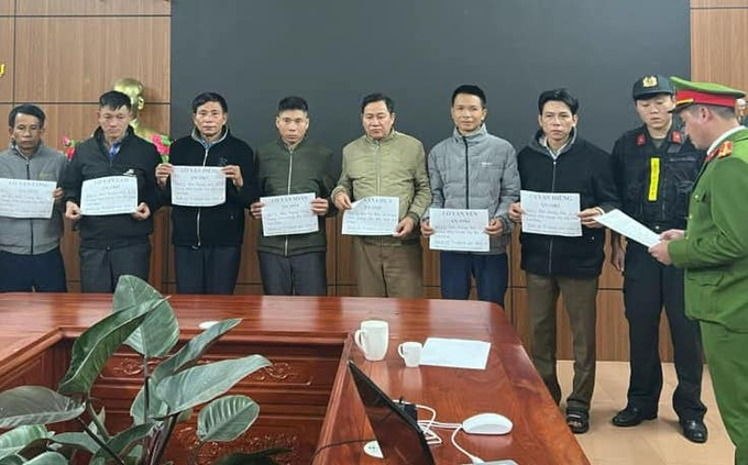 7 đối tượng bị bắt giữ liên quan khai thác vàng trái phép tại huyện Sìn Hồ (Lai Châu). Ảnh: D.D.