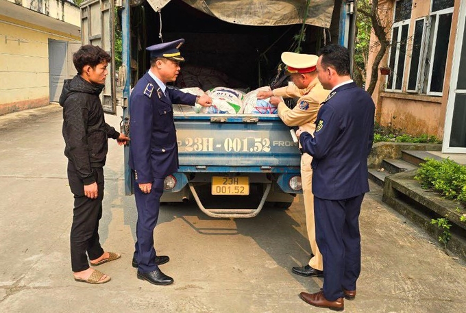 Lực lượng chức năng tỉnh Tuyên Quang phát hiện tạm giữ 1,4 tấn mỡ động vật không rõ nguồn gốc. Ảnh: Tư liệu.