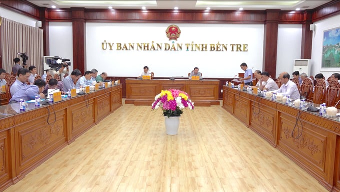 The delegation from the Ministry of Agriculture and Rural Development in a meeting with Ben Tre province. Photo: Minh Dam.