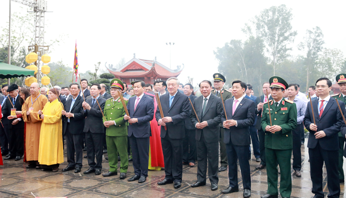 Đại biểu Trung ương, địa phương dâng hương tại đền thờ Hoàng Hoa Thám.