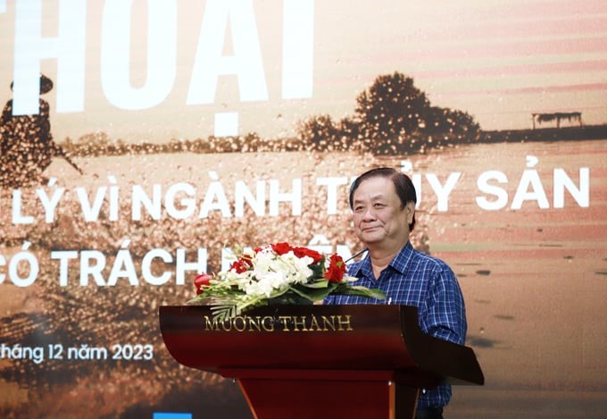 Minister of Agriculture and Rural Development Le Minh Hoan spoke at the Dialogue 'Promoting Co-Management for Sustainable and Responsible Fisheries' in Nha Trang city, Khanh Hoa.