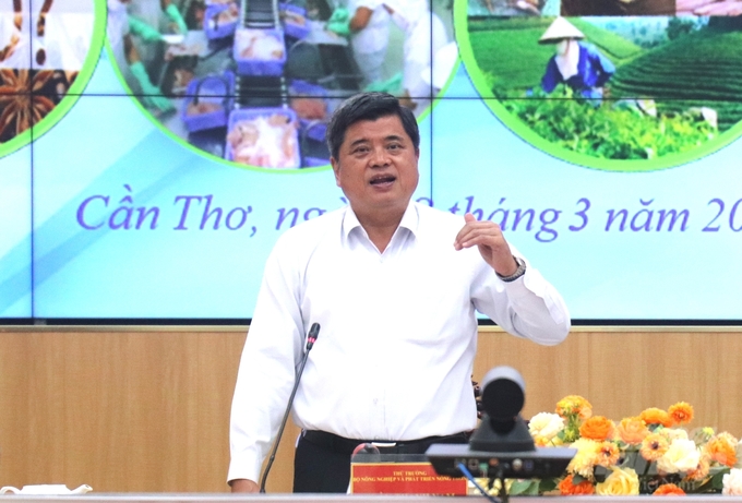 Thứ trưởng Bộ NN-PTNT Trần Thanh Nam chủ trì hội thảo tham vấn về hoàn thiện chính sách pháp luật xây dựng thương hiệu nông sản Việt Nam. Ảnh: Kim Anh.