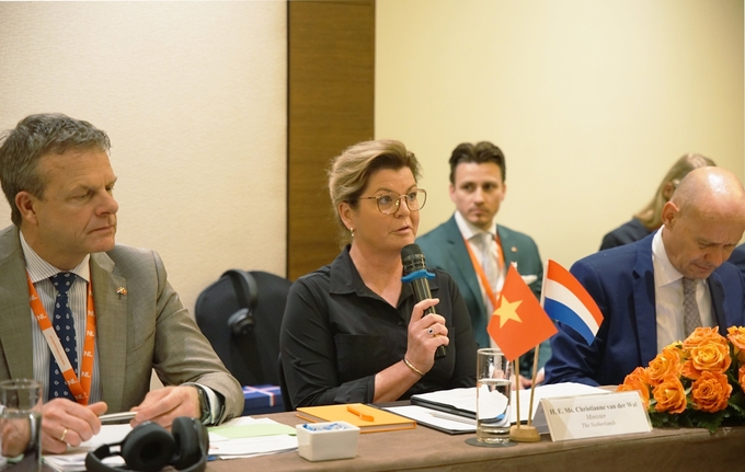 Bộ trưởng Chính sách Tự nhiên và Nitơ Christianne van der Wal cho biết phía Hà Lan mong muốn có cơ hội để gặp gỡ và làm việc với Bộ NN-PTNT nhằm tăng cường học hỏi, hiểu biết lẫn nhau. 