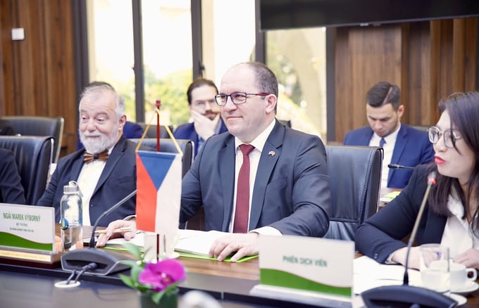 Minister of Agriculture of the Czech Republic Marek Výborný, hopes that Vietnam will open its market to more products such as bull semen, breeding cattle, and livestock feed products from the Czech Republic. Photo: Linh Linh.