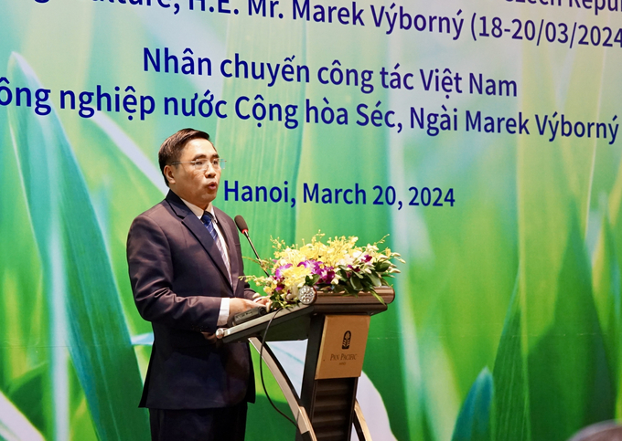 Thứ trưởng Nguyễn Quốc Trị cho biết, Bộ NN-PTNT cam kết, ủng hộ và tạo điều kiện thuận lợi để thúc đẩy quan hệ kinh doanh, thương mại và đầu tư của các doanh nghiệp CH Séc tại Việt Nam. 