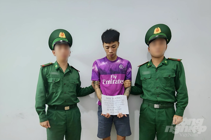Đối tượng Nguyễn Thanh Dũng lúc bị bắt vì tàng trữ ma túy. Ảnh: Quang Anh.