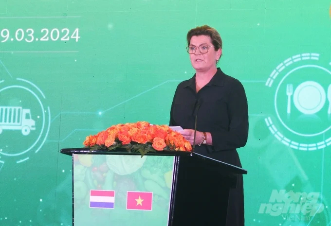 Ms. Christianne van der Wal, Minister of Natural Policy and Nitrogen of the Netherlands, emphasized that the two countries must continue to deepen cooperation in agricultural sectors in the current context. Photo: Trung Quan.
