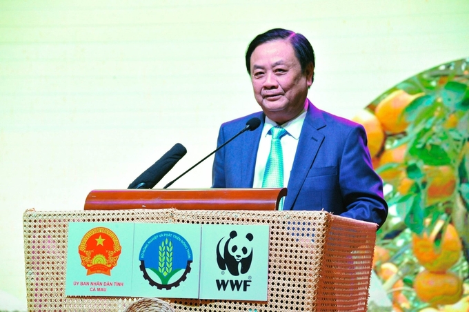 Minister of Agriculture and Rural Development Le Minh Hoan shared his feelings about nature-based agriculture at the National Conference 'Mobilizing Resources to Implement Agricultural Nature-Based Solutions'. Photo: Le Hoang Vu.