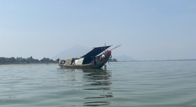 Tây Ninh tiến đến không sử dụng các loại ngư cụ cấm, ngư cụ có tính hủy diệt, tận thu để khai thác nguồn lợi thủy sản. Ảnh: Trần Trung.