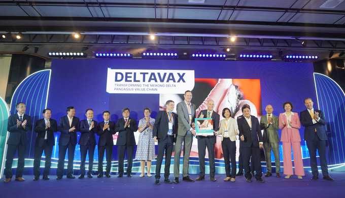 Dự án DeltaVax nhằm chuyển đổi chuỗi giá trị cá tra ĐBSCL có sự hợp tác giữa Fresh Studio BV, PHARMAQ, De Heus Vietnam, Đại học Cần Thơ và Fresh Studio Innovations Asia. Ảnh: Nguyễn Thủy.