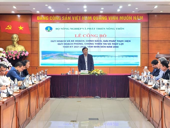 The Ministry of Agriculture and Rural Development announces the Planning and Plan, policies, and solutions for implementing the National Disaster Prevention and Water Resources Planning for the period 2021-2030, with a vision to 2050. Photo: Quang Dung.