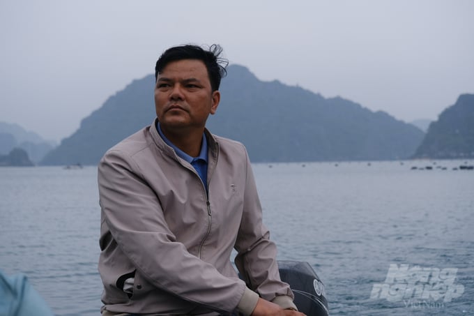Anh Ngô Nam Trung, Giám đốc HTX Trung Nam, đơn vị đầu tiên được giao mặt nước nuôi biển ở Vân Đồn (Quảng Ninh). Ảnh: Hoàng Anh.