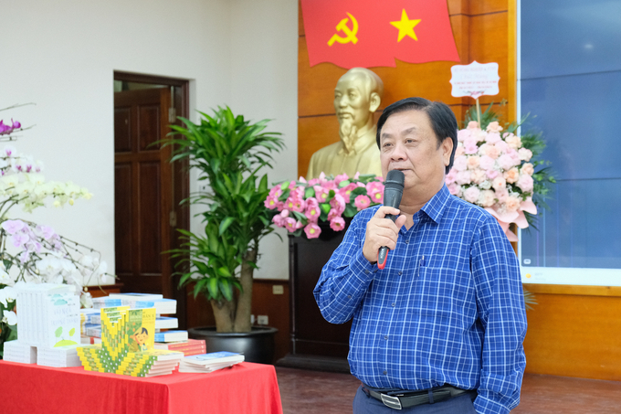 Bộ trưởng Lê Minh Hoan chia sẻ về vai trò, trách nhiệm của thanh niên ngành nông nghiệp. Ảnh: Tùng Đinh.