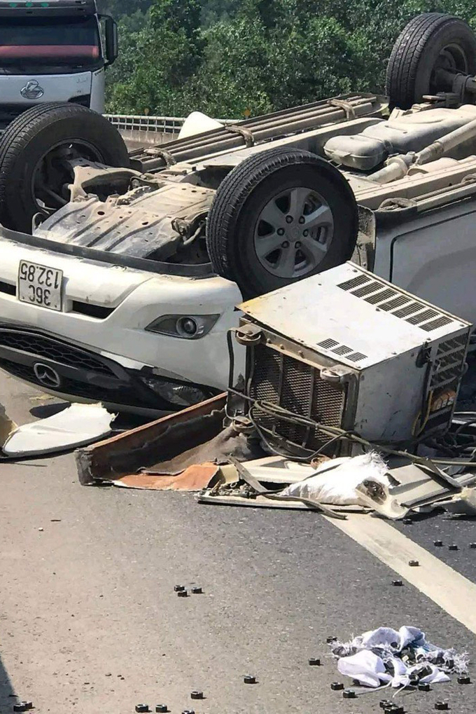 Hiện trường vụ tai nạn trên cao tốc La Sơn - Túy Loan. Ảnh: CTV.