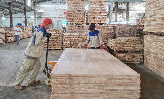 Sản phẩm từ gỗ của Nghệ An ngày càng được thị trường ưa chuộng. Ảnh: Việt Khánh.