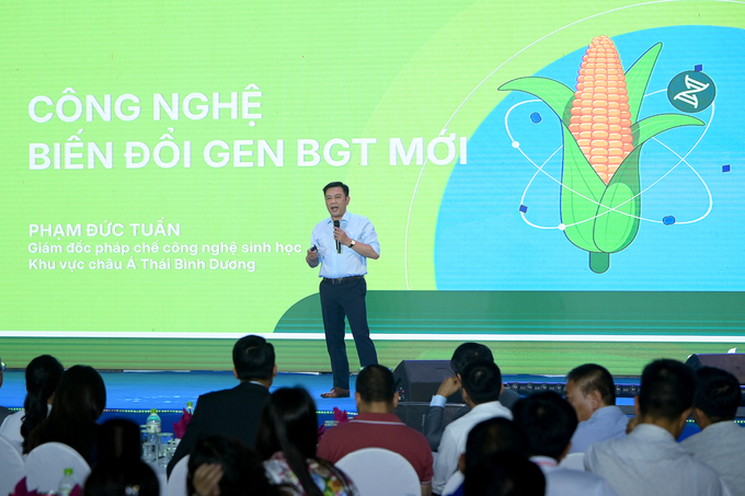 Ông Phạm Đức Tuấn, Giám đốc Pháp chế công nghệ sinh học vùng châu Á - Thái Bình Dương Syngenta chia sẻ về công nghệ gen của NK6101BGT. Ảnh: Tùng Đinh.
