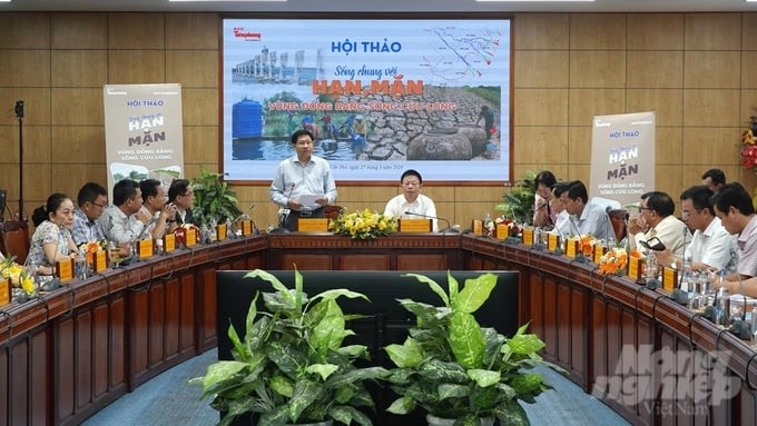 Central and local specialized agencies, experts, and businesses jointly discuss solutions to live with drought and salinity in the Mekong Delta. Photo: Kim Anh.