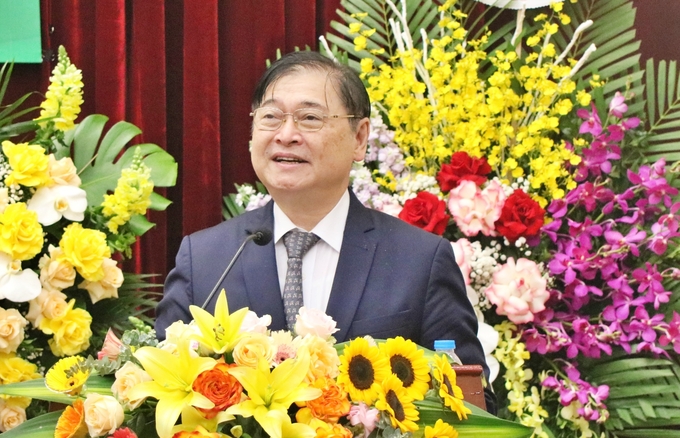 TS Phan Xuân Dũng, Chủ tịch Liên hiệp các hội Khoa học và Kỹ thuật Việt Nam biểu dương những kết quả tích cực của Hội trong thời gian qua. Ảnh: PT.