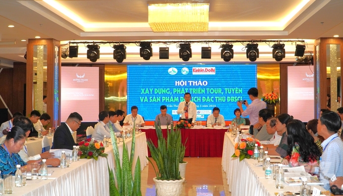 Experts, scientists, managers, organizations and individuals participating in tourism business discussing solutions for tourism development throughout the Mekong Delta at the workshop 'Building and developing tours - routes and specific products of Mekong Delta tourism'. Photo: Kim Anh.