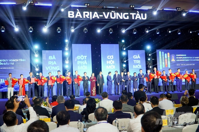 15 dự án được lãnh đạo tỉnh Bà Rịa - Vũng Tàu trao Quyết định chấp thuận chủ trương đầu tư với tổng trị giá 2,5 tỷ USD.