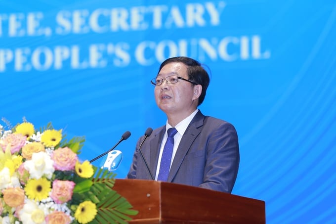 Mr. Ho Quoc Dung, Secretary of the Binh Dinh Provincial Party Committee, pledged that the province will provide constant support for investors. Photo: V.D.T.