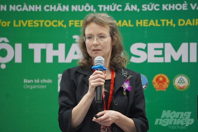 Dr. Sara Shield, Scientific Director of HSI. Photo: Nguyen Thuy.
