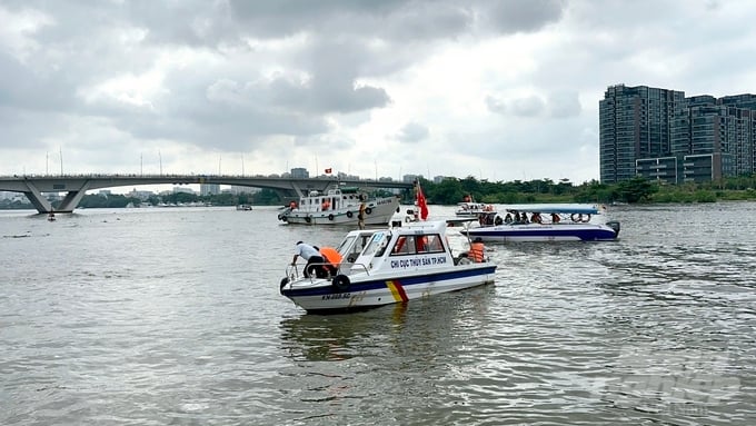 TP.HCM tổ chức hoạt động thả giống tái tạo và phát triển nguồn lợi thủy sản trên lưu vực sông Sài Gòn ngày 1/4/2024. Ảnh: Huỳnh Hoa.