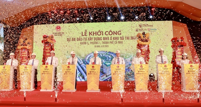 Các đại biểu thực hiện nghi lễ khởi công dự án. Ảnh: T&T Group.