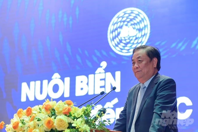 Minister Le Minh Hoan delivering a speech at the Sustainable Aquaculture Development Conference - Insights from Quang Ninh. Photo: Dinh Tung.