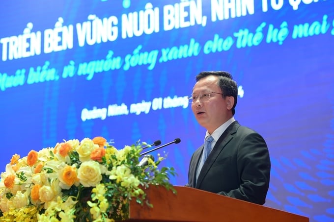 Mr. Cao Tuong Huy, Chairman of the Quang Ninh Provincial People's Committee, delivering a speech at the conference. Photo: Tung Dinh.