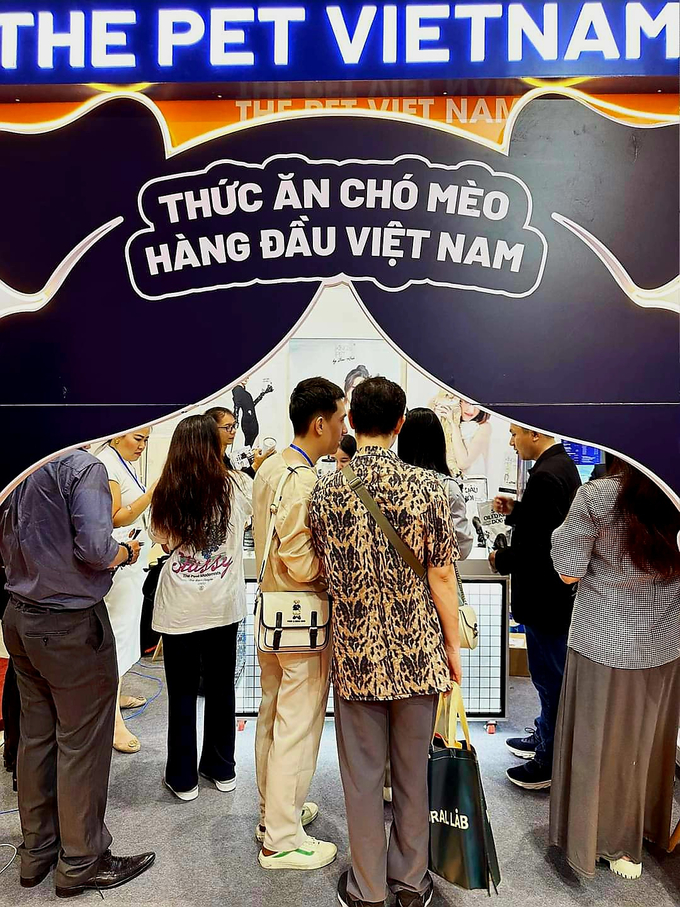 Triển lãm về thú cưng ở Việt Nam 2024 đã tiếp đón khoảng 200 nhãn hàng đến Việt Nam. Ảnh: MS.
