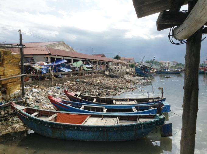 In Vietnam, the estimated amount of plastic waste entering the ocean annually ranges from 0.28 to 0.73 million tons. Photo: Hong Tham.