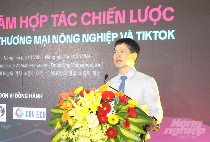 Ông Nguyễn Minh Tiến, Giám đốc Trung tâm Xúc tiến thương mại nông nghiệp chia sẻ những kết quả sau 1 năm hợp tác với TikTok Việt Nam. Ảnh: Trung Quân.