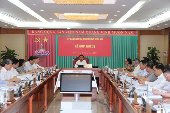 Ông Trần Cẩm Tú chủ trì Kỳ họp thứ 39 của Ủy ban Kiểm tra Trung ương. Ảnh: UBKT.